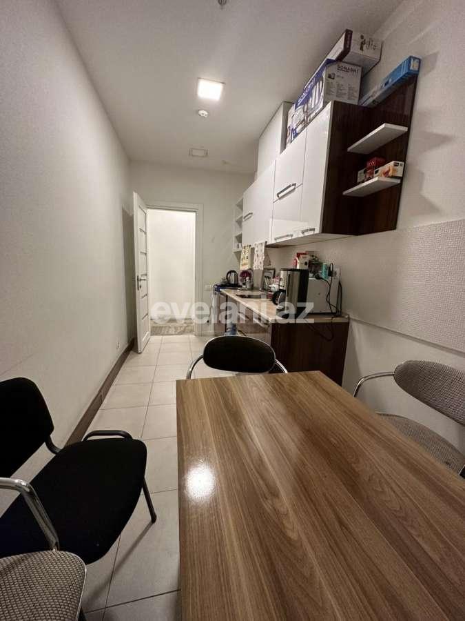 Satılır, ofis, 4 otaqlı, 180 m², Bakı, Səbail r, Sahil m.
