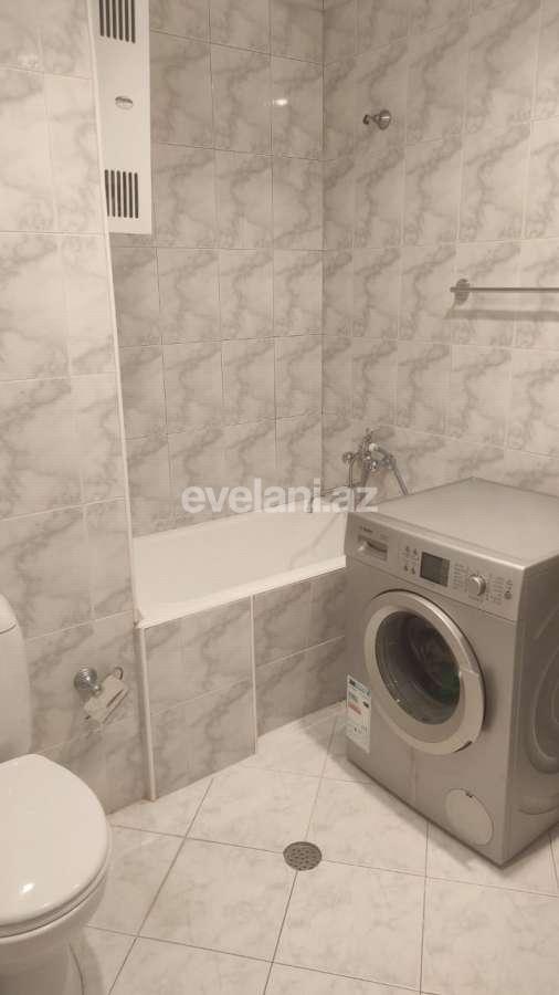 Satılır, köhnə tikili, 3 otaqlı, 90 m², Bakı, Binəqədi r, 6-cı mikrorayon q, Azadlıq prospekti m.