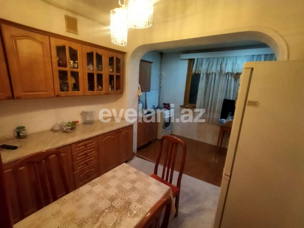 Satılır, köhnə tikili, 3 otaqlı, 90 m², Bakı, Binəqədi r, 6-cı mikrorayon q, Azadlıq prospekti m.