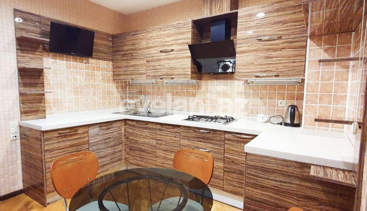 Kirayə verilir, yeni tikili, 2 otaqlı, 90 m², Bakı, Nərimanov r.