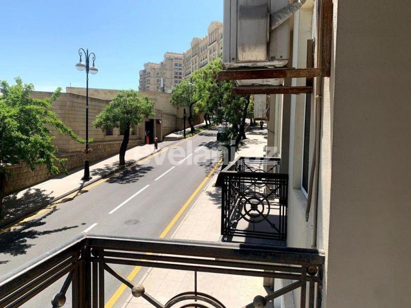 Sale, old building, 3 room, 80 m², Baku, Sabail r, Icheri Sheher m.