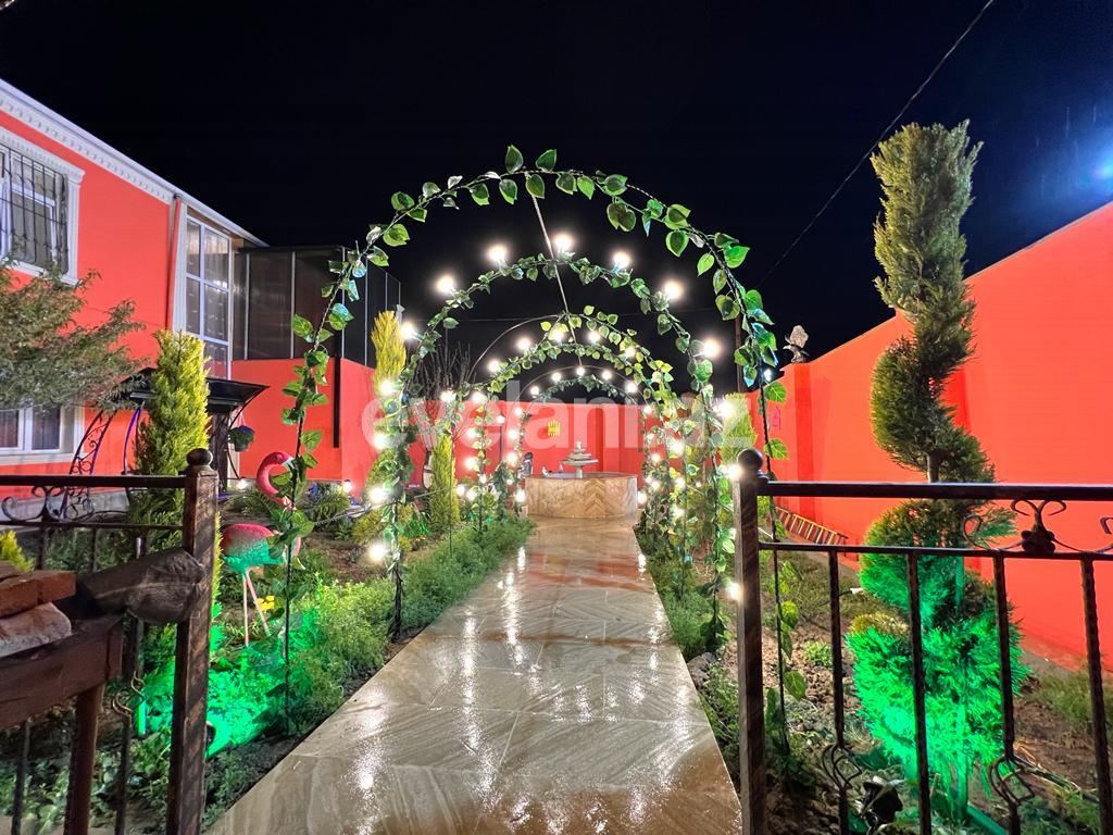 Satılır, həyət evi / bağ, 4 otaqlı, 350 m², Bakı, Abşeron r, Novxanı q.