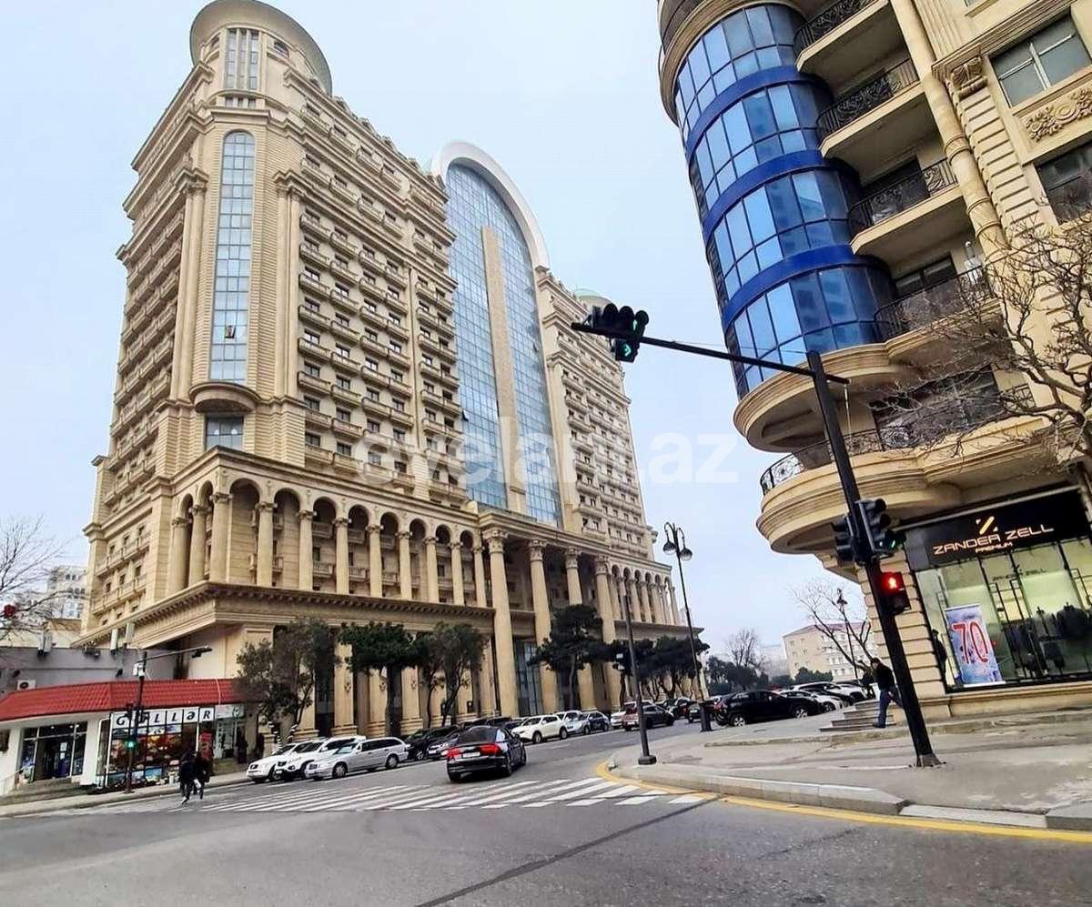 Satılır, yeni tikili, 3 otaqlı, 156 m², Bakı, Yasamal r, Elmlər Akademiyası m.