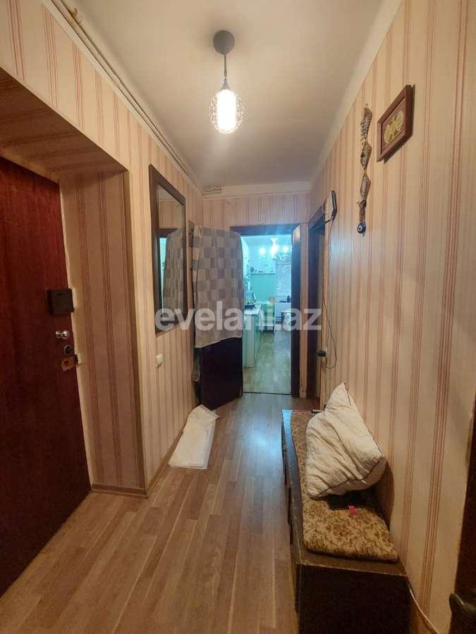 Satılır, köhnə tikili, 3 otaqlı, 80 m², Bakı, Nəsimi r, 4-cü mikrorayon q, Memar Əcəmi m.
