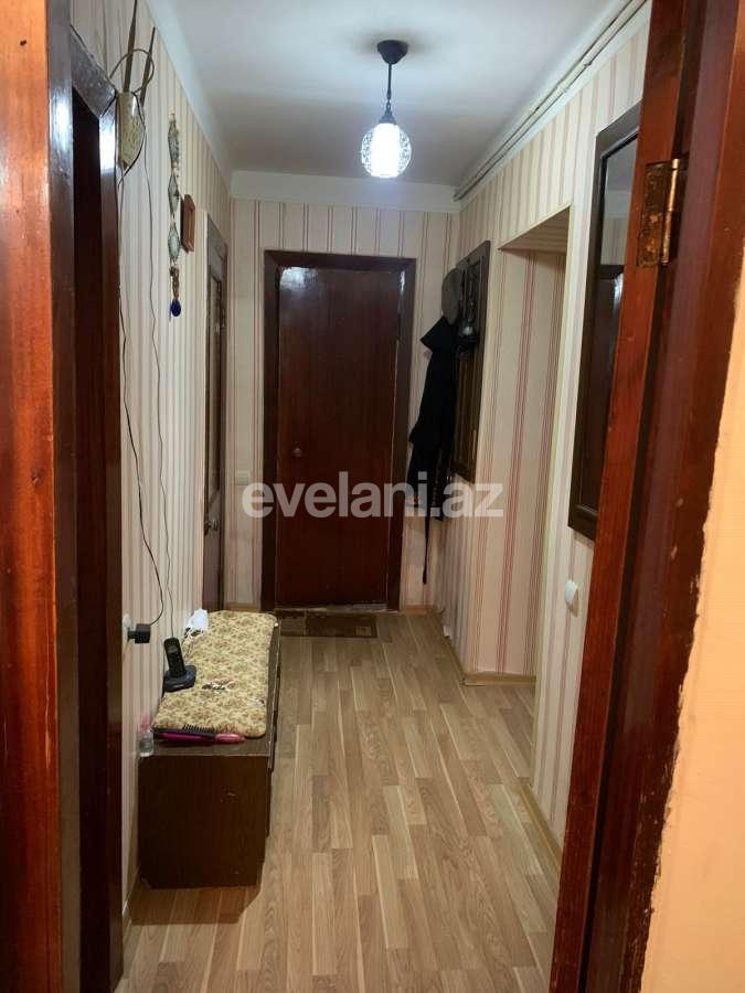 Satılır, köhnə tikili, 3 otaqlı, 80 m², Bakı, Nəsimi r, 4-cü mikrorayon q, Memar Əcəmi m.