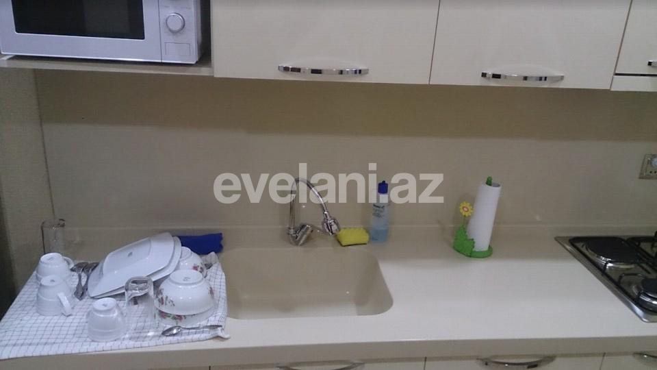 Rent, old building, 1 room, 35 m², Baku, Yasamal r, Inshaatchilar m.