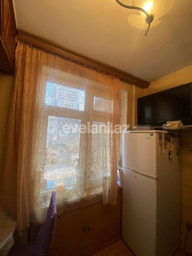 Satılır, köhnə tikili, 2 otaqlı, 40 m², Bakı, Binəqədi r, 9-cu mikrorayon q, Azadlıq prospekti m.