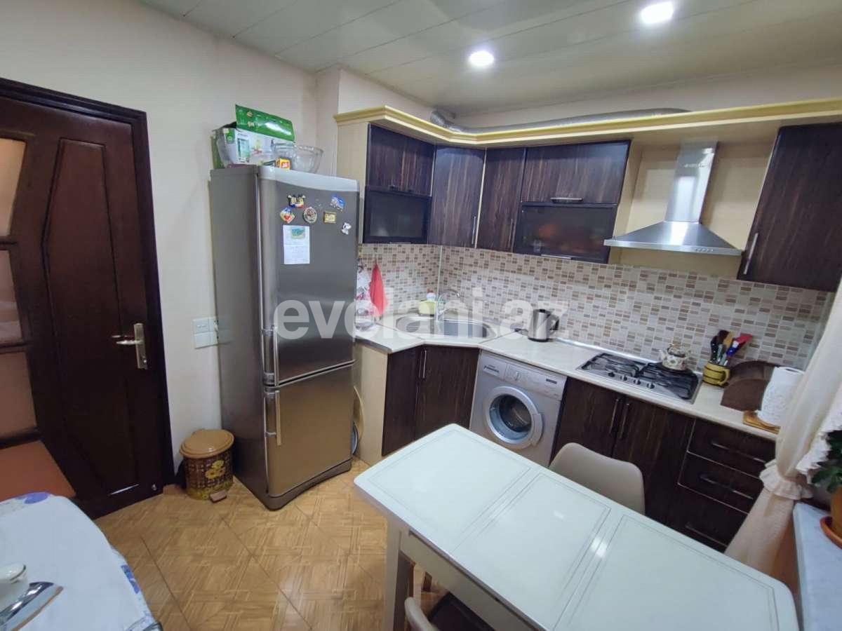 Satılır, köhnə tikili, 2 otaqlı, 65 m², Bakı, Binəqədi r, 9-cu mikrorayon q, Memar Əcəmi m.