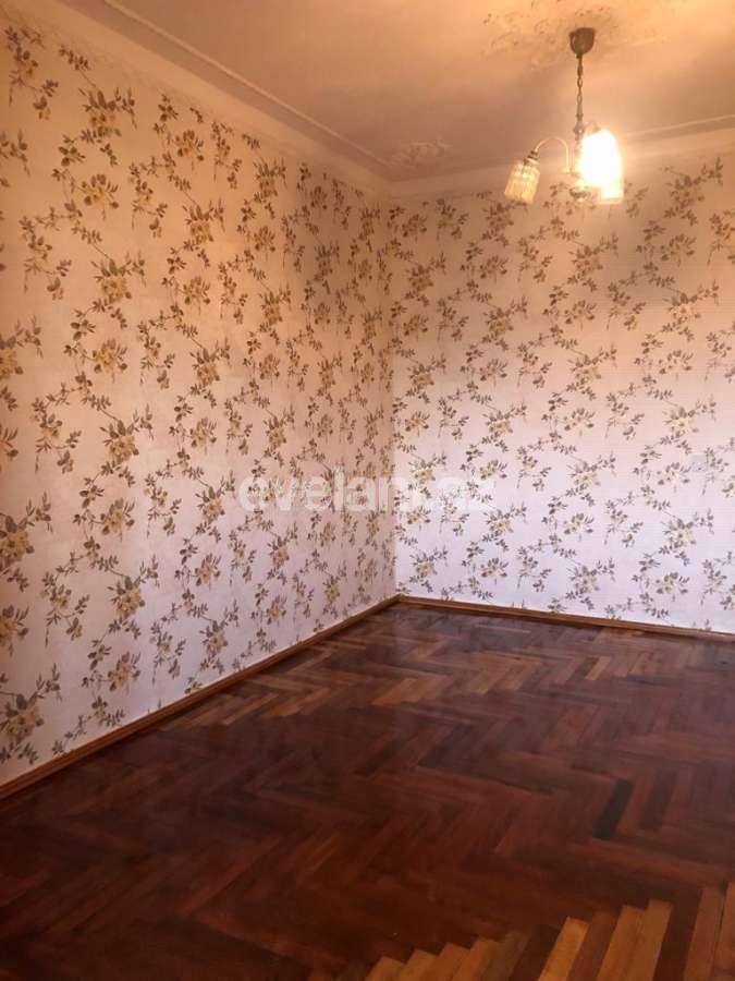 Satılır, köhnə tikili, 2 otaqlı, 60 m², Bakı, Binəqədi r, 9-cu mikrorayon q, Memar Əcəmi m.