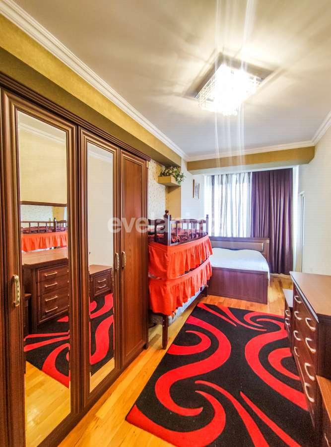 Kirayə verilir, yeni tikili, 3 otaqlı, 95 m², Bakı, Nizami r, Qara Qarayev m.