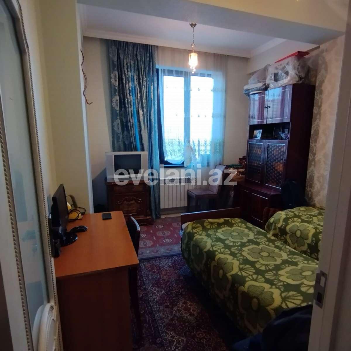 Satılır, köhnə tikili, 2 otaqlı, 54 m², Bakı, Yasamal r, Elmlər Akademiyası m.
