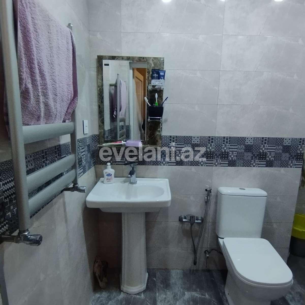 Satılır, köhnə tikili, 2 otaqlı, 54 m², Bakı, Yasamal r, Elmlər Akademiyası m.