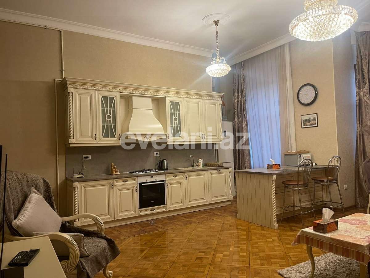 Rent, old building, 2 room, 72 m², Baku, Sabail r, Sahil m.