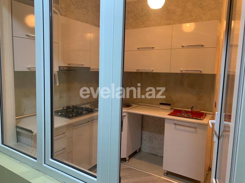 Satılır, köhnə tikili, 3 otaqlı, 90 m², Bakı, Nəsimi r, 4-cü mikrorayon q, Memar Əcəmi m.