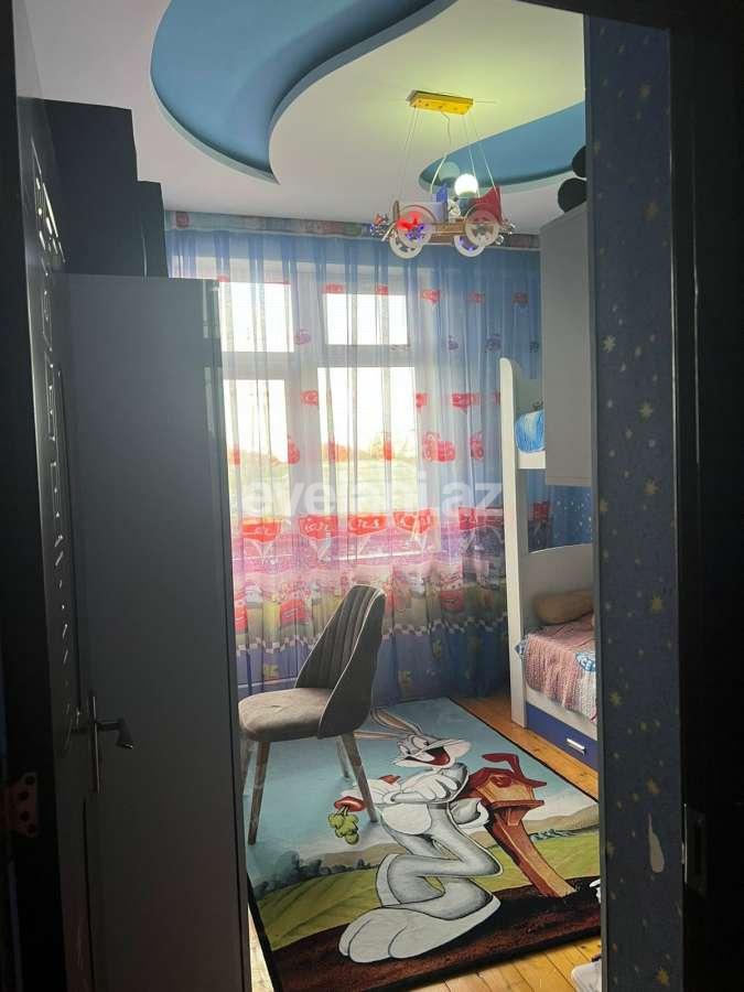 Satılır, köhnə tikili, 3 otaqlı, 78 m², Bakı, Binəqədi r, 7-ci mikrorayon q, Azadlıq prospekti m.
