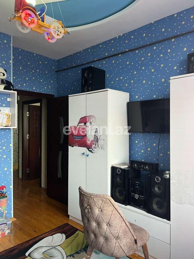 Satılır, köhnə tikili, 3 otaqlı, 78 m², Bakı, Binəqədi r, 7-ci mikrorayon q, Azadlıq prospekti m.