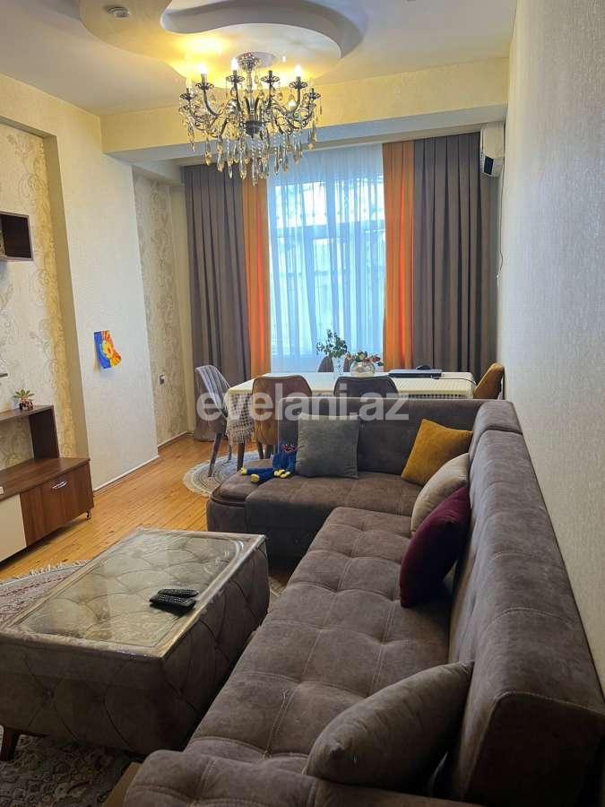 Satılır, köhnə tikili, 3 otaqlı, 78 m², Bakı, Binəqədi r, 7-ci mikrorayon q, Azadlıq prospekti m.