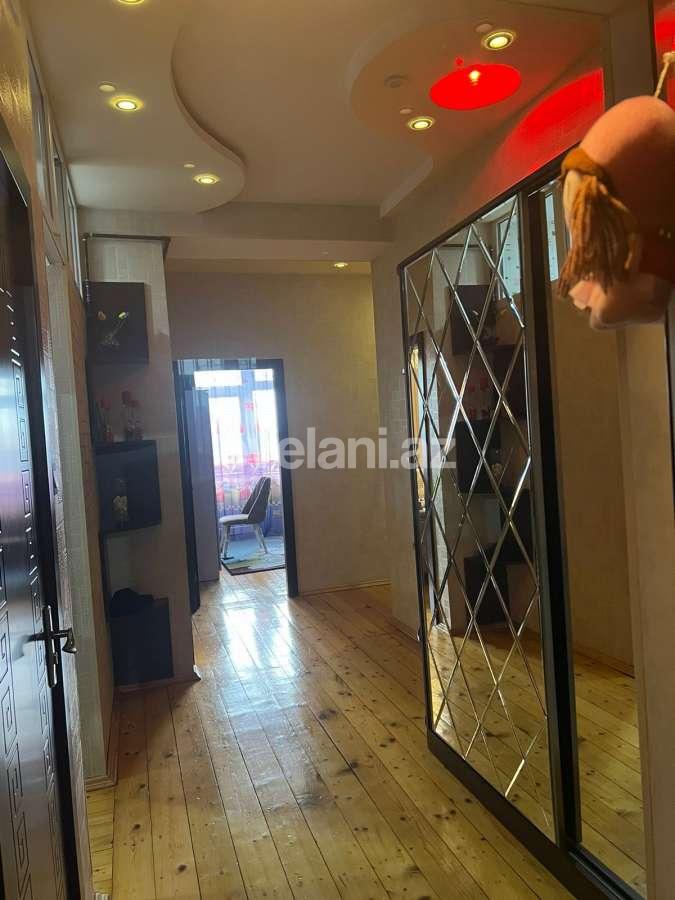 Satılır, köhnə tikili, 3 otaqlı, 78 m², Bakı, Binəqədi r, 7-ci mikrorayon q, Azadlıq prospekti m.