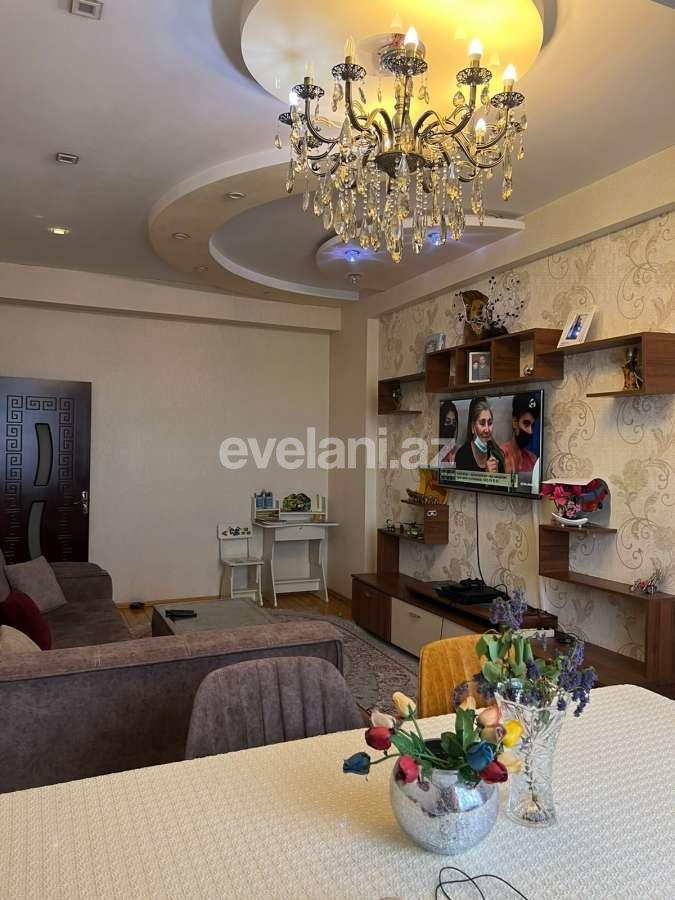 Satılır, köhnə tikili, 3 otaqlı, 78 m², Bakı, Binəqədi r, 7-ci mikrorayon q, Azadlıq prospekti m.