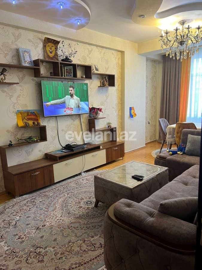 Satılır, köhnə tikili, 3 otaqlı, 78 m², Bakı, Binəqədi r, 7-ci mikrorayon q, Azadlıq prospekti m.