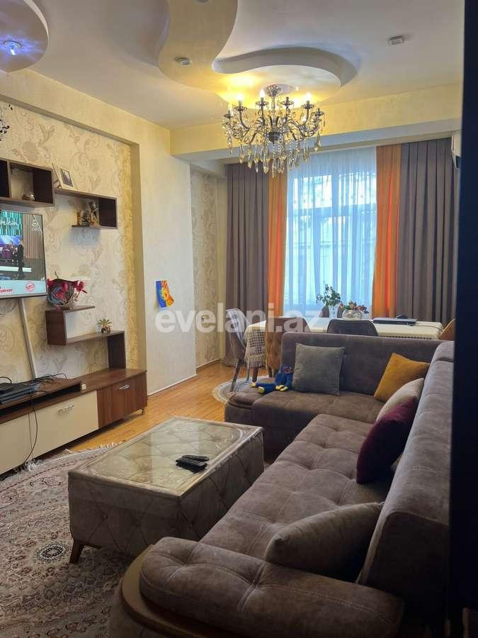 Satılır, köhnə tikili, 3 otaqlı, 78 m², Bakı, Binəqədi r, 7-ci mikrorayon q, Azadlıq prospekti m.