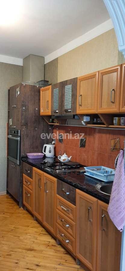 Satılır, köhnə tikili, 3 otaqlı, 75 m², Bakı, Nizami r, Xalqlar Dostluğu m.