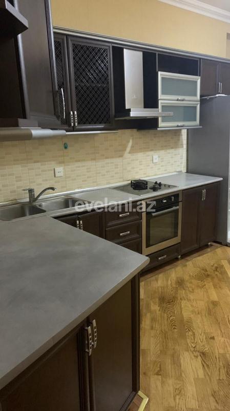 Kirayə verilir, yeni tikili, 3 otaqlı, 131 m², Bakı, Yasamal r, İnşaatçılar m.