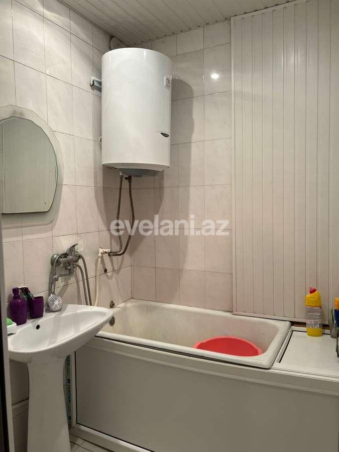 Satılır, köhnə tikili, 1 otaqlı, 35 m², Bakı, Binəqədi r, 7-ci mikrorayon q, Azadlıq prospekti m.