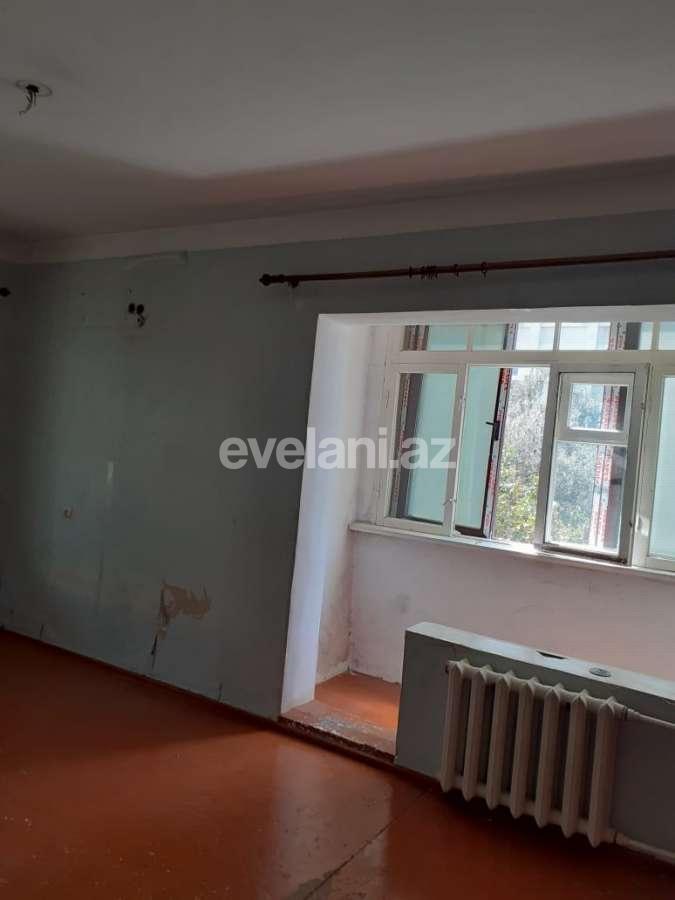 Satılır, köhnə tikili, 1 otaqlı, 45 m², Bakı, Binəqədi r, 8-ci mikrorayon q, Azadlıq prospekti m.