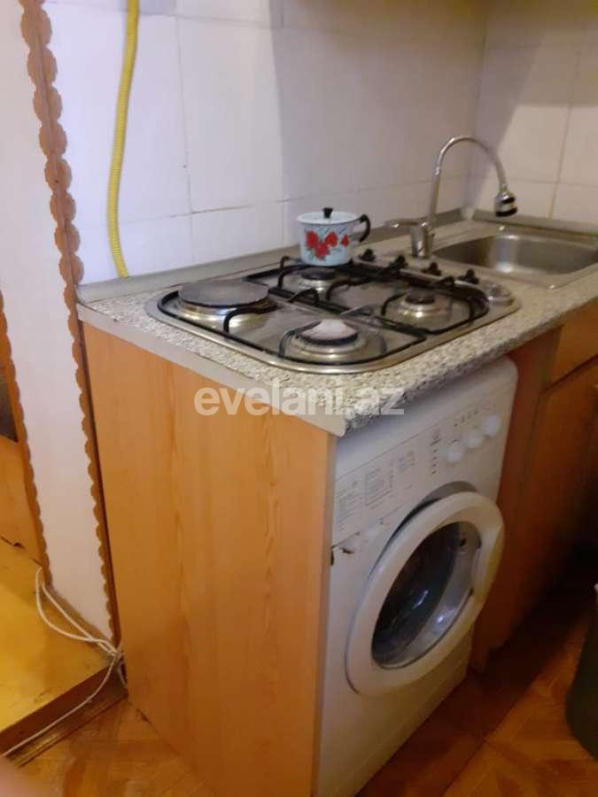 Satılır, köhnə tikili, 2 otaqlı, 45 m², Bakı, Binəqədi r, 8-ci mikrorayon q, Azadlıq prospekti m.