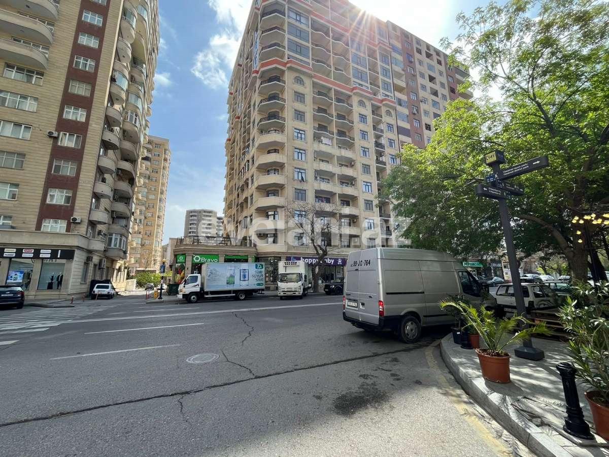 Satılır, yeni tikili, 4 otaqlı, 229 m², Bakı, Yasamal r, Yasamal q, Elmlər Akademiyası m.