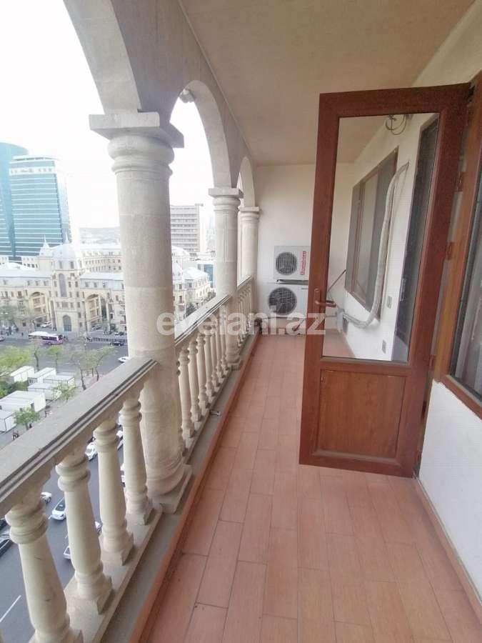 Rent, old building, 3 room, 108 m², Baku, Nasimi r, Sahil m.
