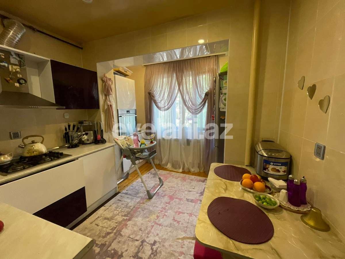 Satılır, köhnə tikili, 2 otaqlı, 49 m², Bakı, Nəsimi r.