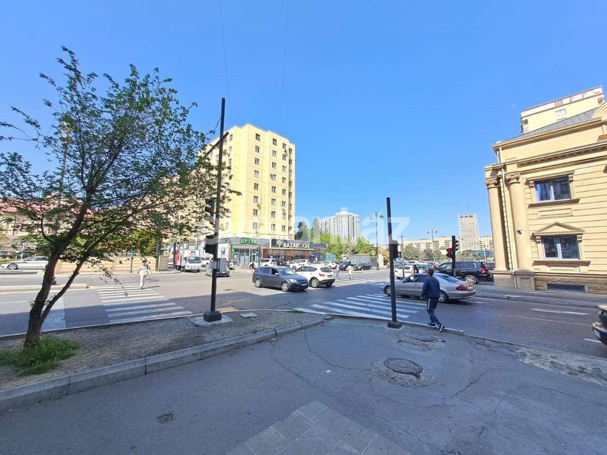 Kirayə verilir, köhnə tikili, 3 otaqlı, 65 m², Bakı, Yasamal r, İnşaatçılar m.