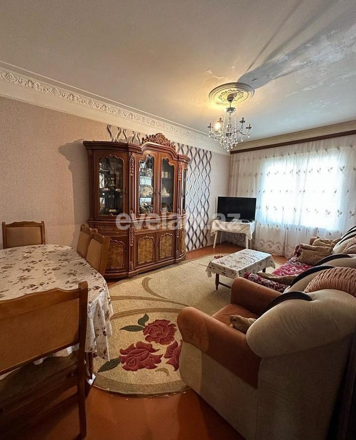 Satılır, köhnə tikili, 3 otaqlı, 74 m², Bakı, Suraxanı r.