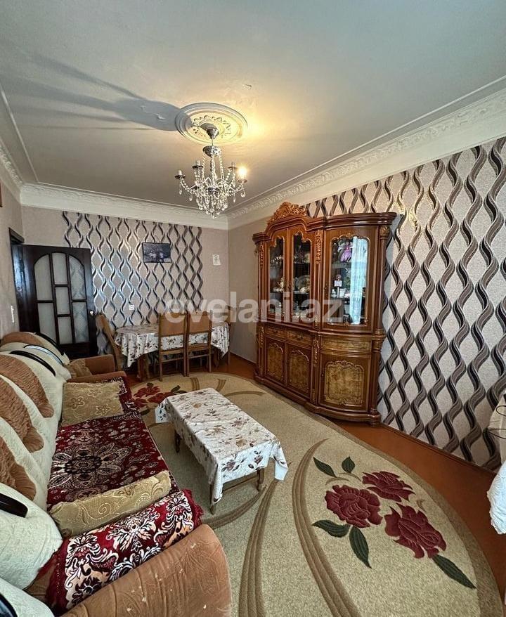 Satılır, köhnə tikili, 3 otaqlı, 74 m², Bakı, Suraxanı r.