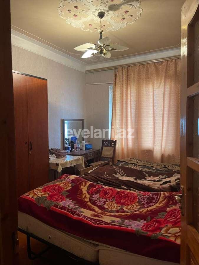 Satılır, köhnə tikili, 3 otaqlı, 45 m², Bakı, Binəqədi r, 7-ci mikrorayon q, Azadlıq prospekti m.