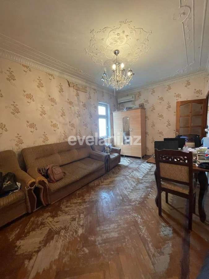 Satılır, köhnə tikili, 3 otaqlı, 45 m², Bakı, Binəqədi r, 7-ci mikrorayon q, Azadlıq prospekti m.