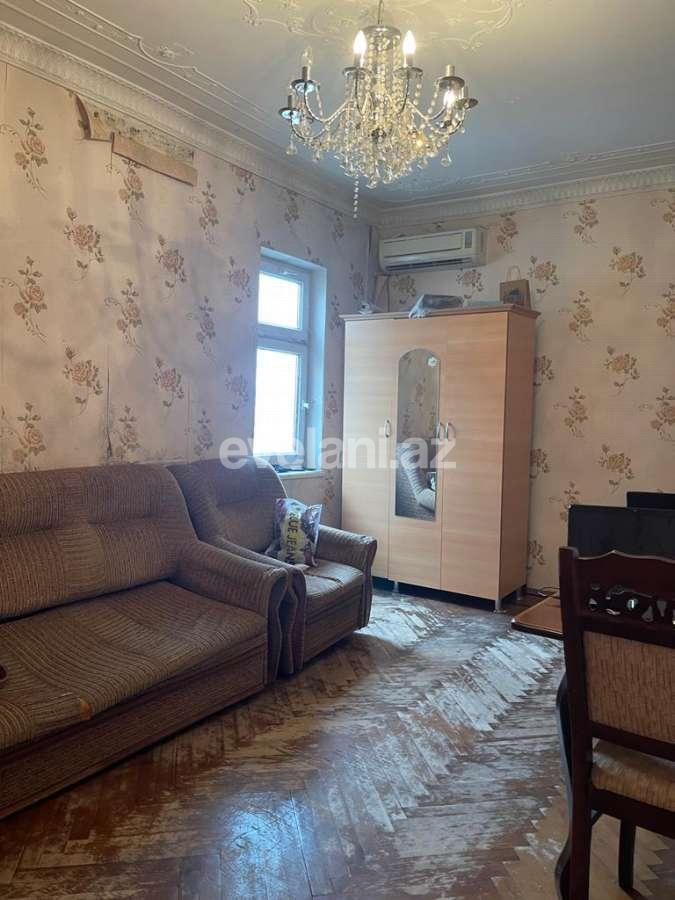 Satılır, köhnə tikili, 3 otaqlı, 45 m², Bakı, Binəqədi r, 7-ci mikrorayon q, Azadlıq prospekti m.