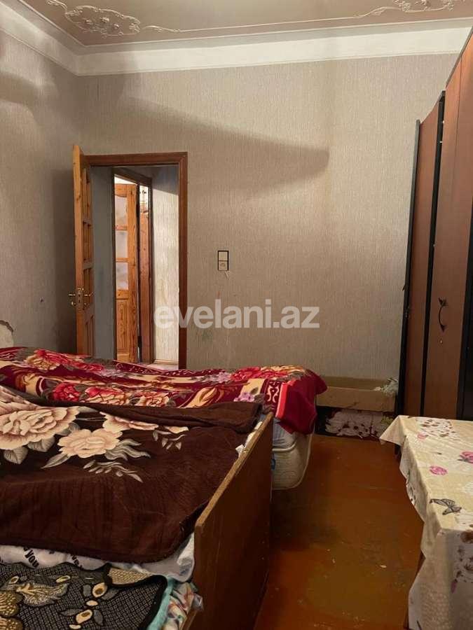 Satılır, köhnə tikili, 3 otaqlı, 45 m², Bakı, Binəqədi r, 7-ci mikrorayon q, Azadlıq prospekti m.