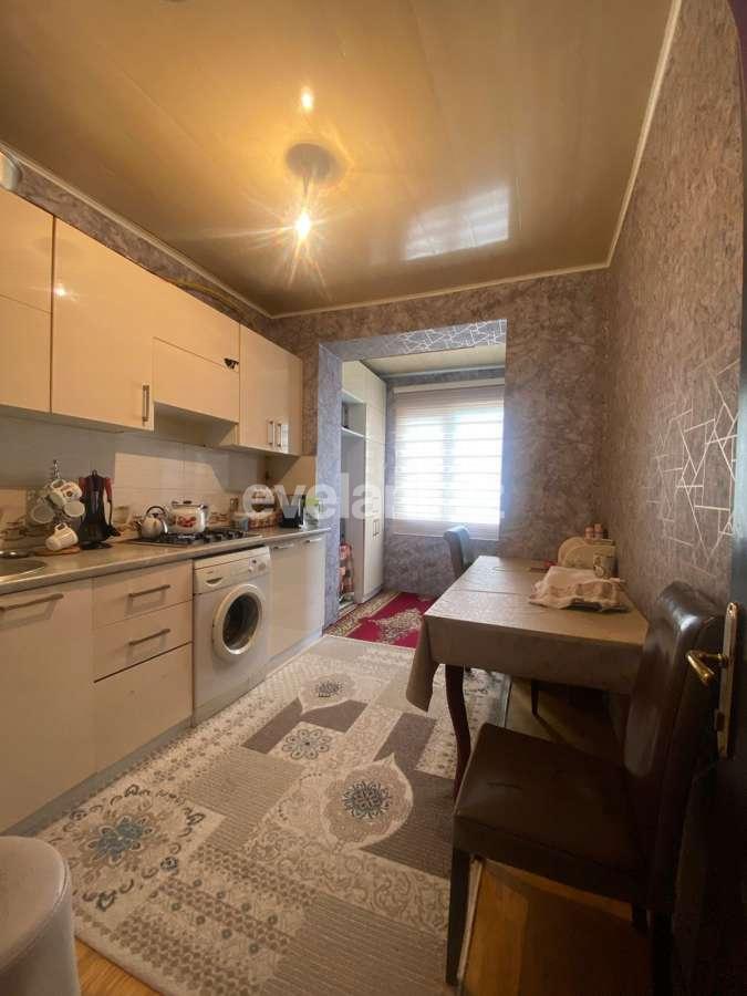 Satılır, köhnə tikili, 3 otaqlı, 82 m², Bakı, Nizami r, Neftçilər m.