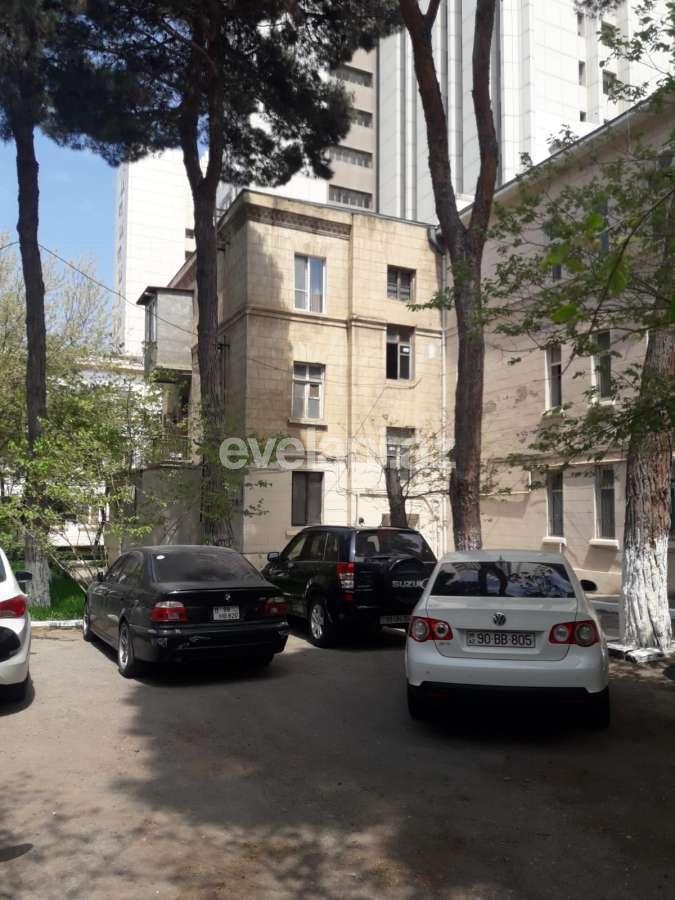 Продаётся, вторичка, 3-комнаты, 70 m², Баку, Ясамальский r, Ясамал p, Элмляр Академиясы m.