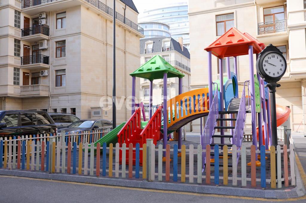 Сдаётся, новостройка, 4-комнаты, 142 m², Баку, Хатаинский r, Аг шехер p, Шах Исмаил Хатаи m.