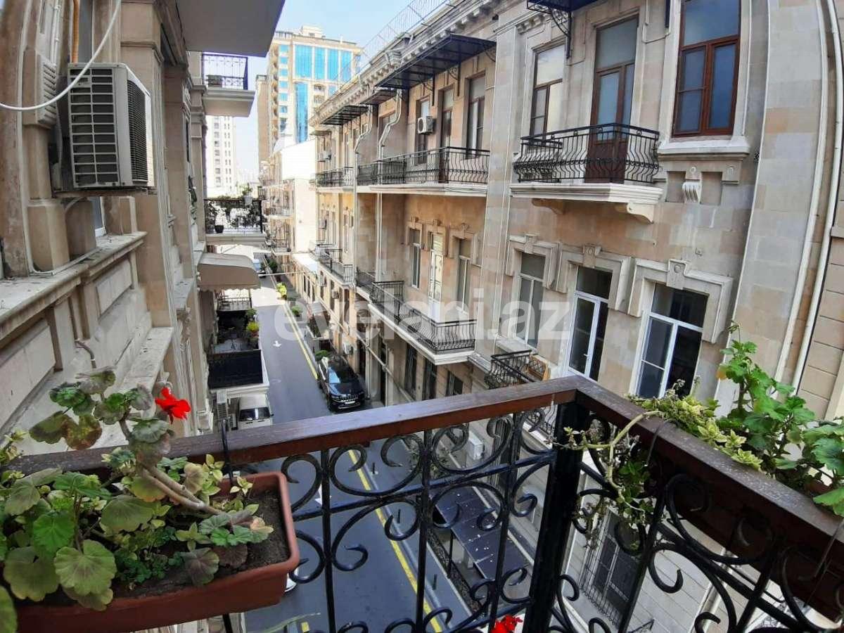 Продаётся, вторичка, 3-комнаты, 140 m², Баку, Насиминский r, Сахил m.