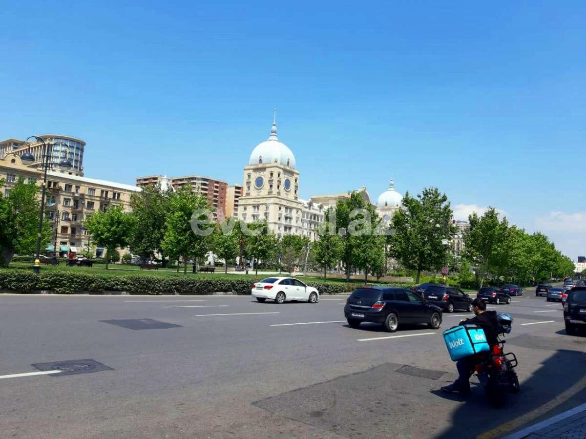 Продаётся, вторичка, 3-комнаты, 140 m², Баку, Насиминский r, Сахил m.