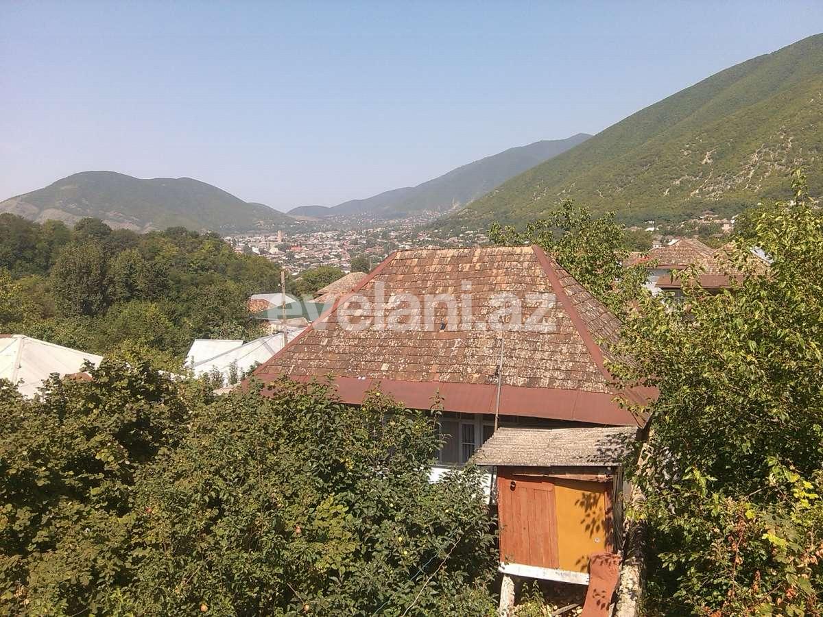 Satılır, həyət evi / bağ, 3 otaqlı, 75 m², Şəki