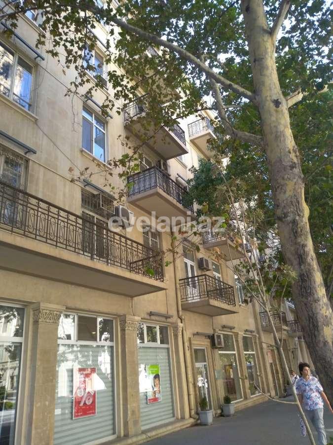 Satılır, köhnə tikili, 2 otaqlı, 59.98 m², Bakı, Səbail r, İçəri Şəhər m.