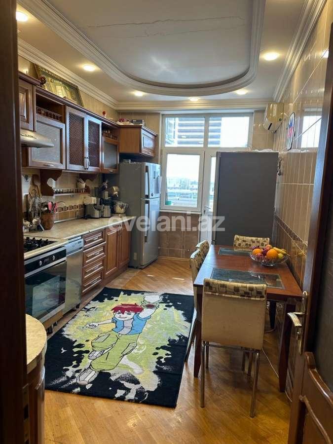 Satılır, yeni tikili, 4 otaqlı, 135 m², Bakı, Nizami r.