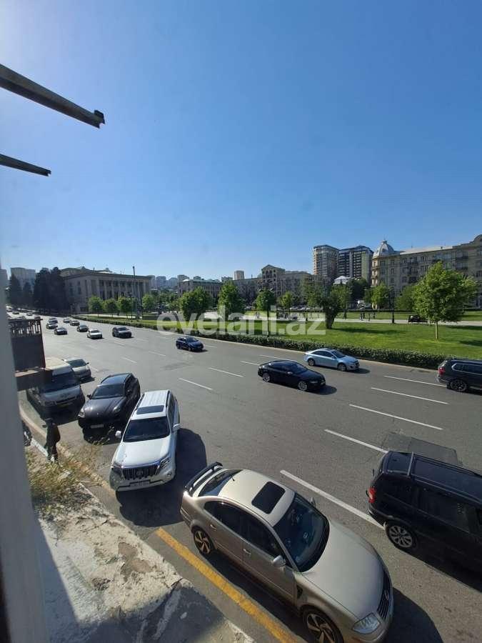 Satılır, köhnə tikili, 5 otaqlı, 117 m², Bakı, Səbail r, Sahil m.