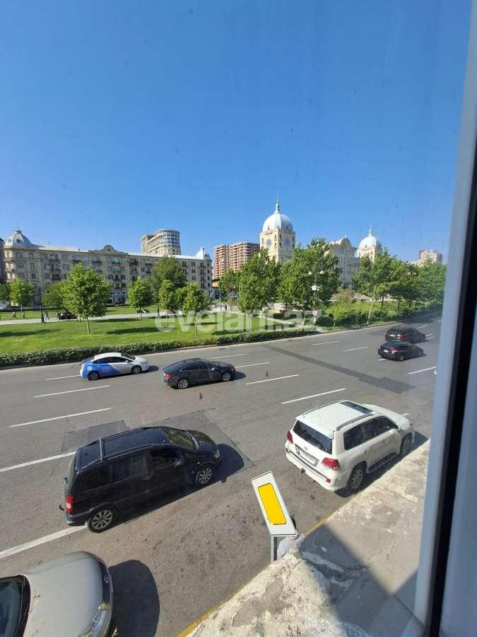 Satılır, köhnə tikili, 5 otaqlı, 117 m², Bakı, Səbail r, Sahil m.